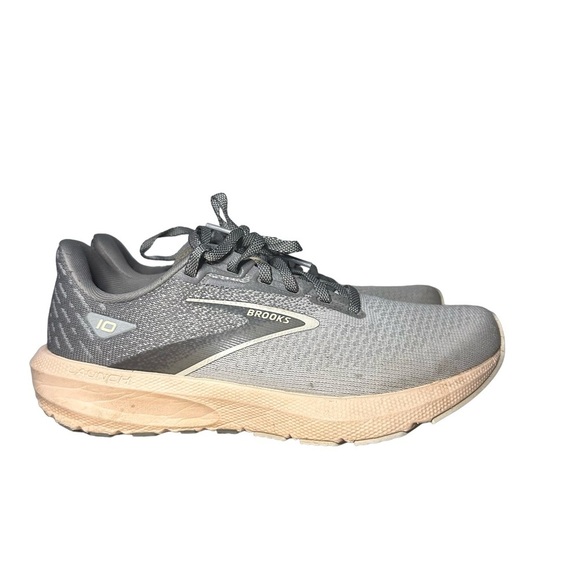 Brooks Launch 10 womens 7.5 grey/crystal grey/pale Peach colorway breathable run - Picture 2 of 10